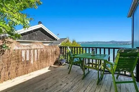 Seaglass Cottage Lower Hutt