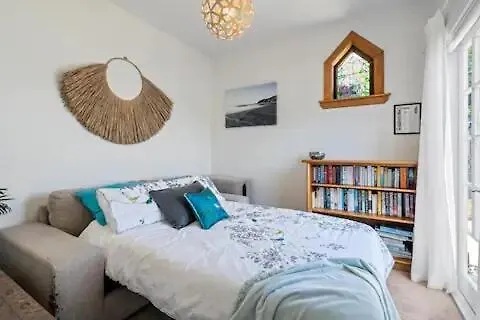 Guest house Seaglass Cottage Lower Hutt