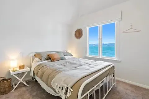Seaglass Cottage Lower Hutt New Zealand